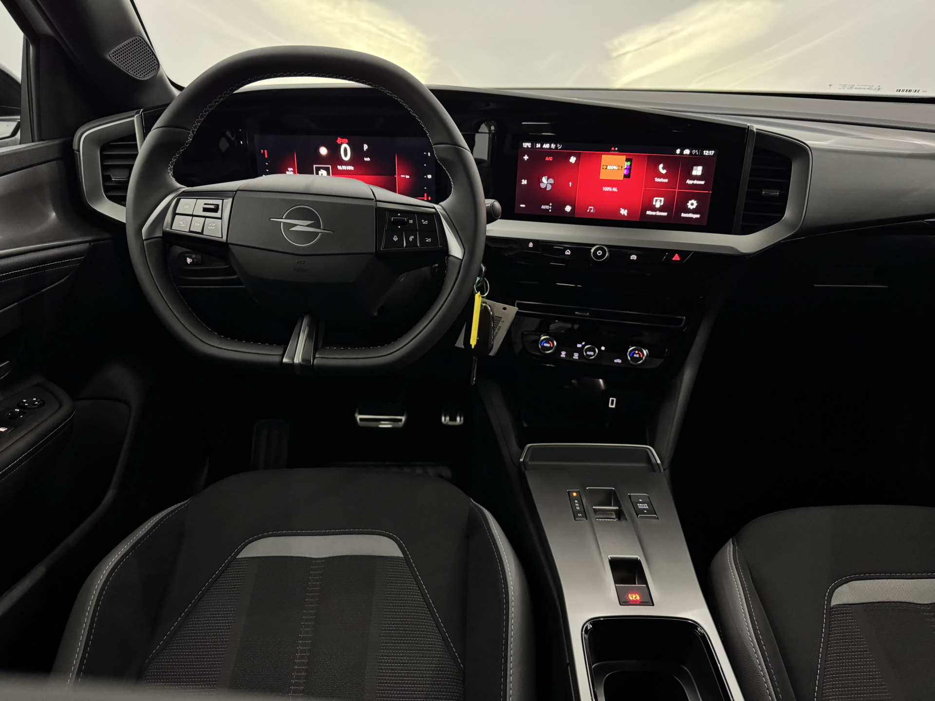 42761628-10.jpg