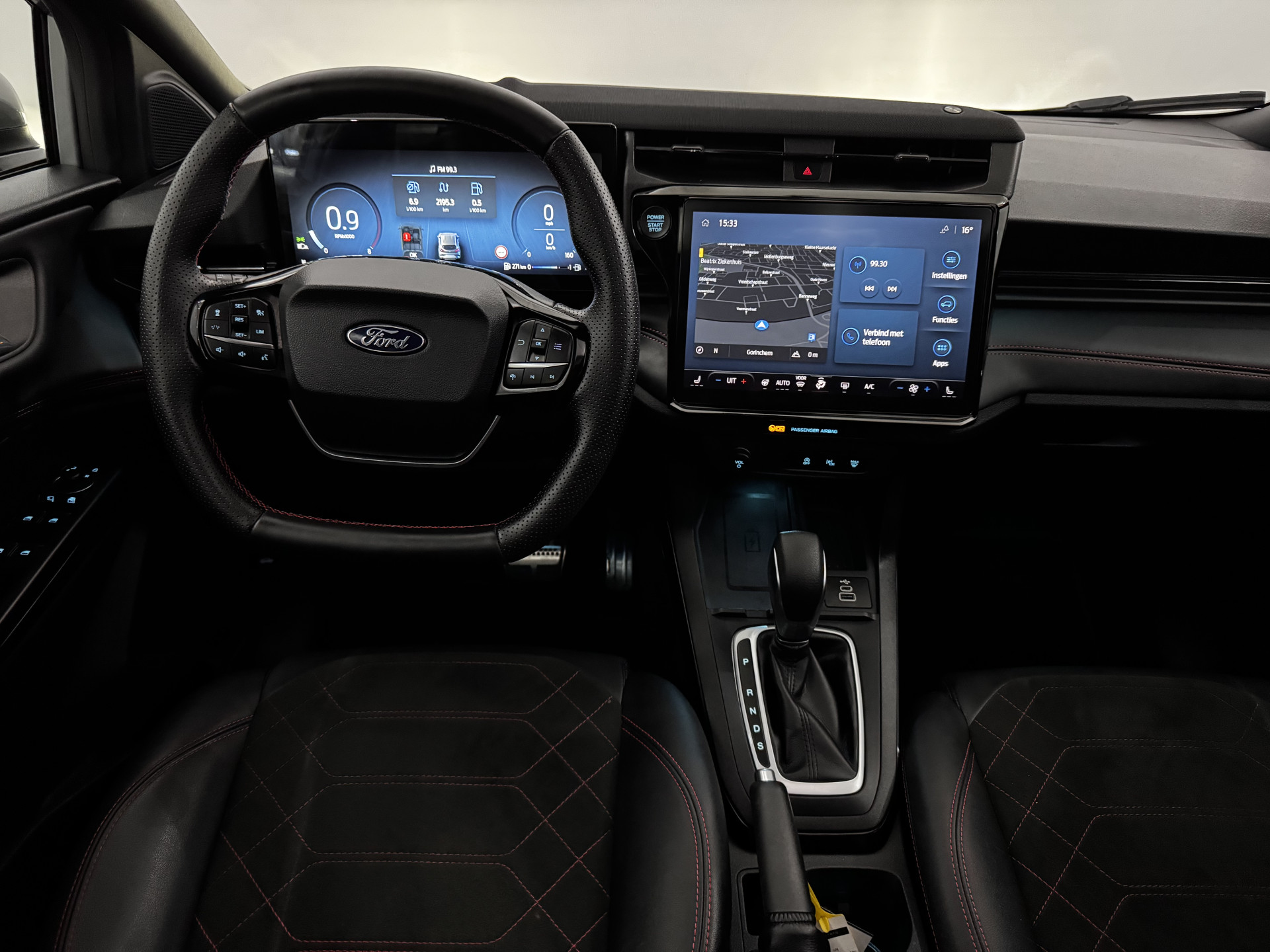 48652937-10.jpg