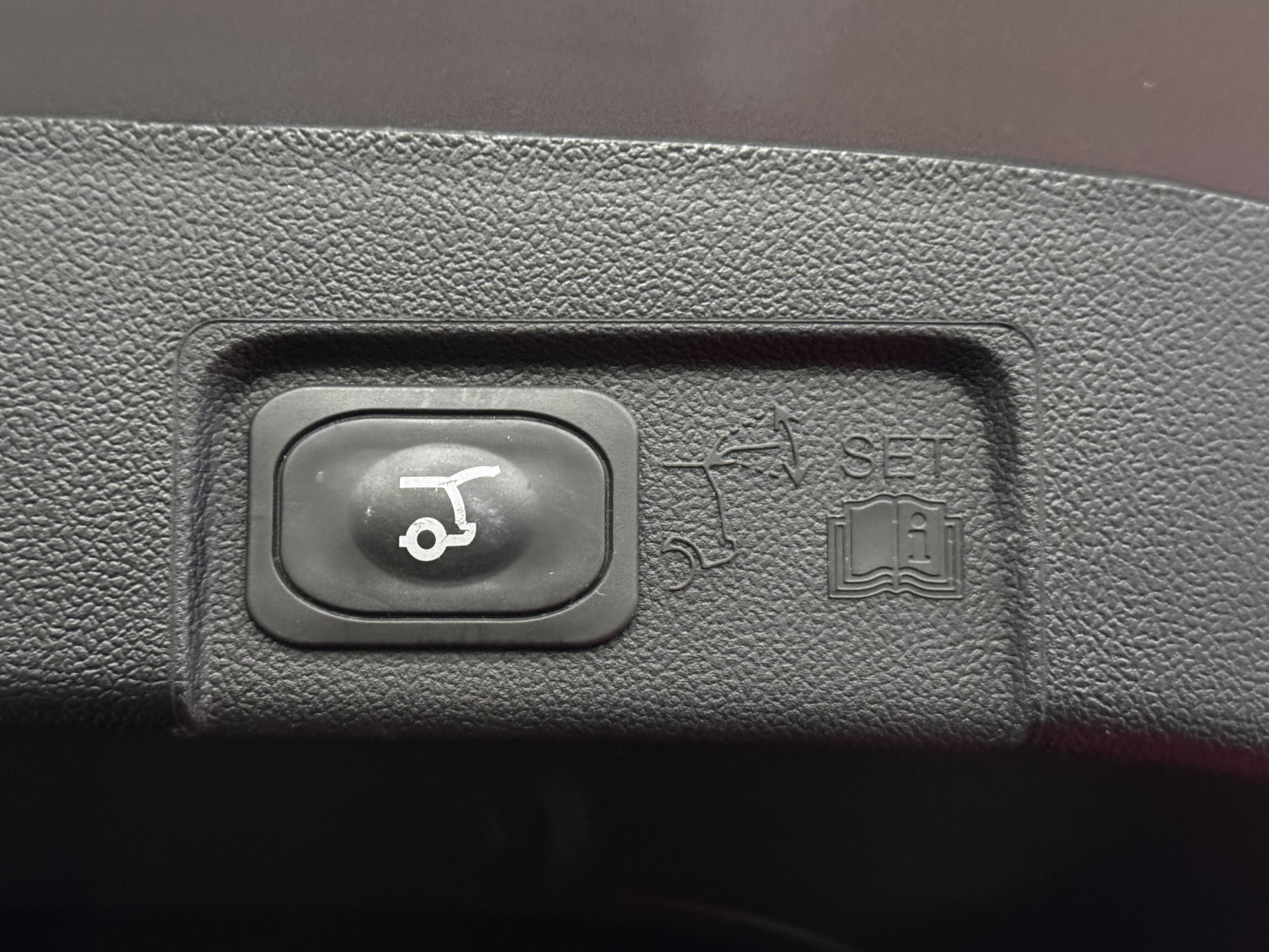 48652937-27.jpg