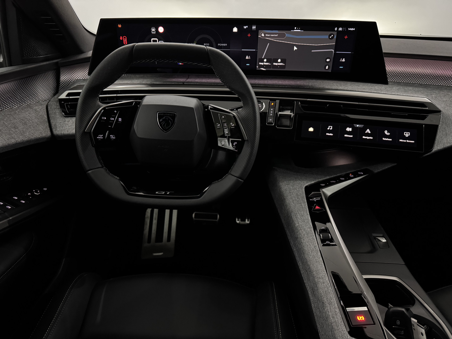 48652979-8.jpg